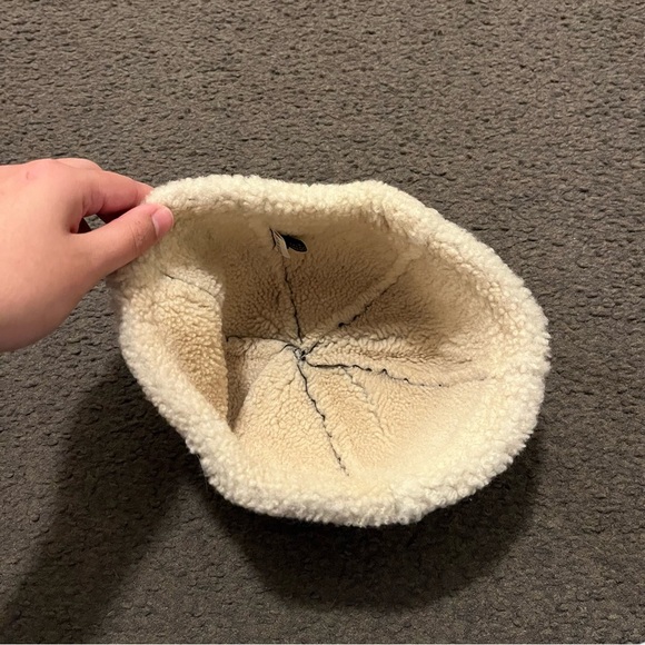 Celtic & Co. Leather Sherpa Winter Hat - Picture 4 of 6